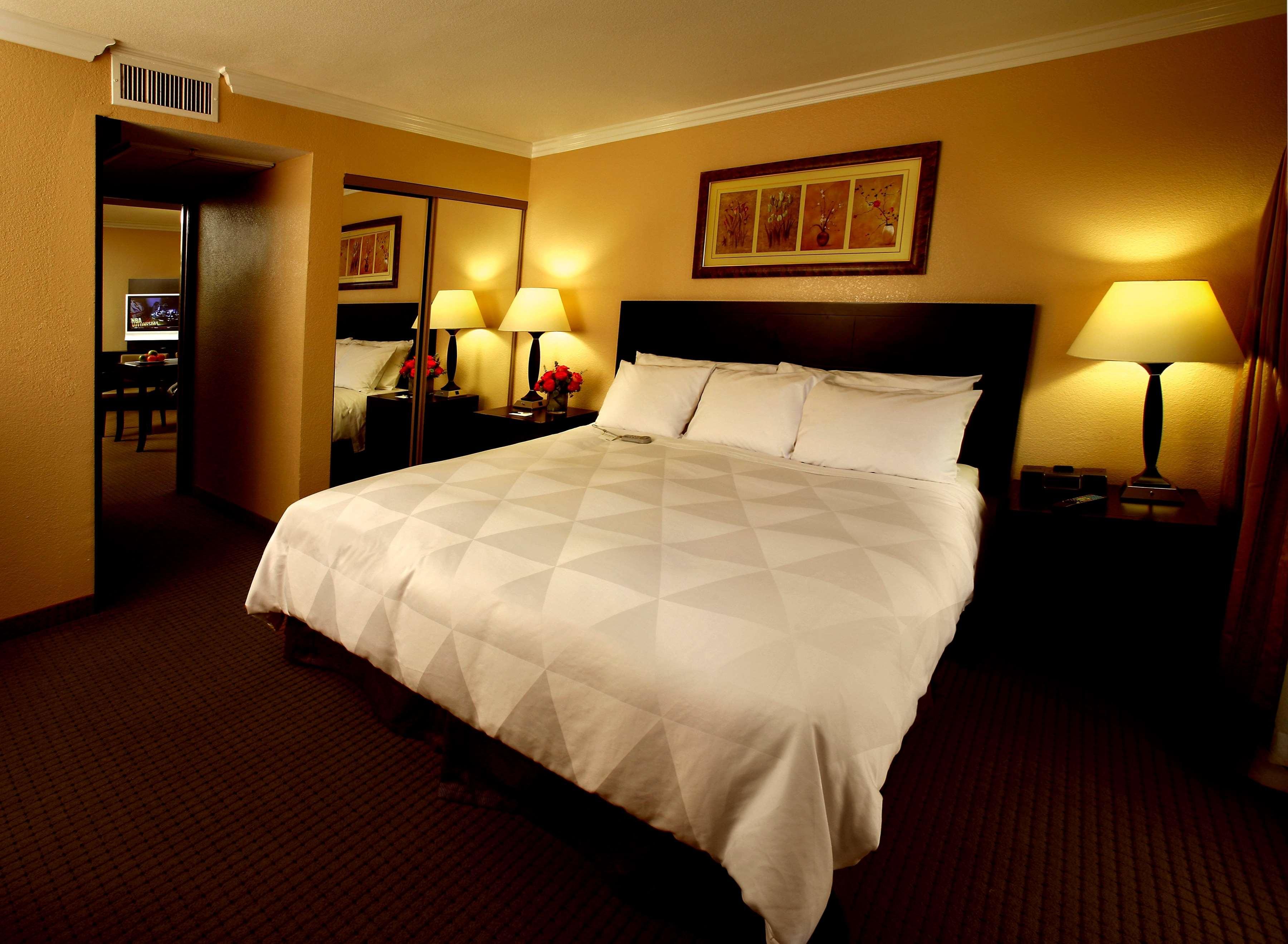 Buena Park Grand Hotel & Suites Cameră foto
